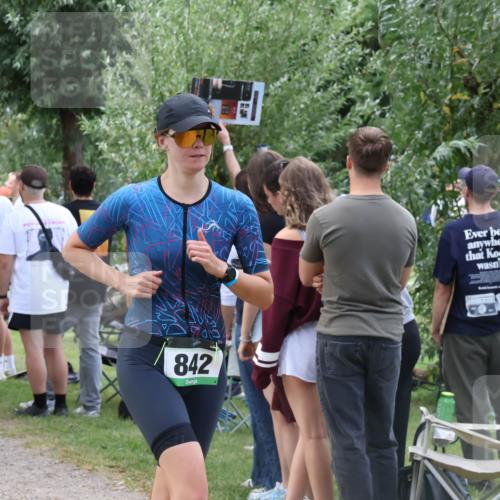 31.08.2025 - Elbe Triathlon Hamburg Luisa Fischer http://msf.ph/oto/8671941 31.08.2025 12:00:31 Laufen 1703, 842 meine-sportfotos.de