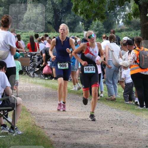 31.08.2025 - Elbe Triathlon Hamburg Luisa Fischer http://msf.ph/oto/8671949 31.08.2025 12:00:34 Laufen 905, 1612 meine-sportfotos.de