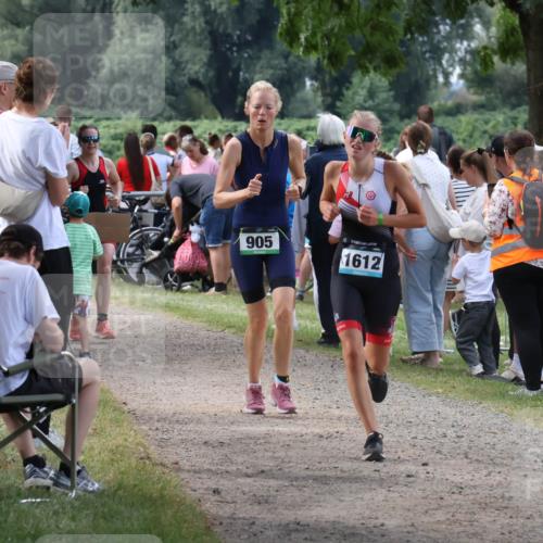 31.08.2025 - Elbe Triathlon Hamburg Luisa Fischer http://msf.ph/oto/8671951 31.08.2025 12:00:34 Laufen 905, 1612 meine-sportfotos.de