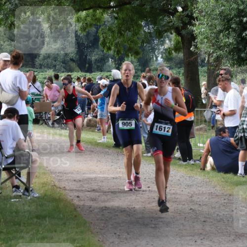 31.08.2025 - Elbe Triathlon Hamburg Luisa Fischer http://msf.ph/oto/8671961 31.08.2025 12:00:35 Laufen 905, 1612 meine-sportfotos.de