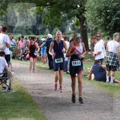 31.08.2025 - Elbe Triathlon Hamburg Luisa Fischer http://msf.ph/oto/8671965 31.08.2025 12:00:36 Laufen 905, 1612 meine-sportfotos.de