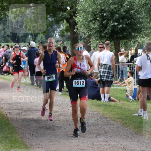 31.08.2025 - Elbe Triathlon Hamburg Luisa Fischer http://msf.ph/oto/8671969 31.08.2025 12:00:36 Laufen 905, 1612 meine-sportfotos.de