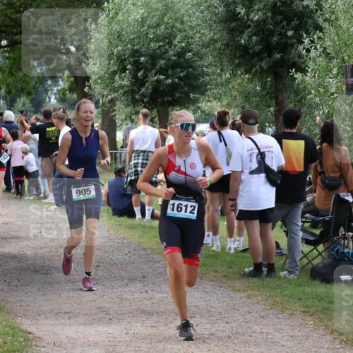 31.08.2025 - Elbe Triathlon Hamburg Luisa Fischer http://msf.ph/oto/8671982 31.08.2025 12:00:38 Laufen 905, 1612 meine-sportfotos.de