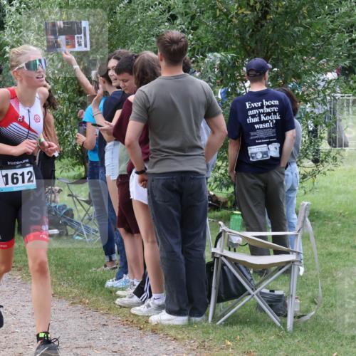 31.08.2025 - Elbe Triathlon Hamburg Luisa Fischer http://msf.ph/oto/8671983 31.08.2025 12:00:39 Laufen 1612 meine-sportfotos.de