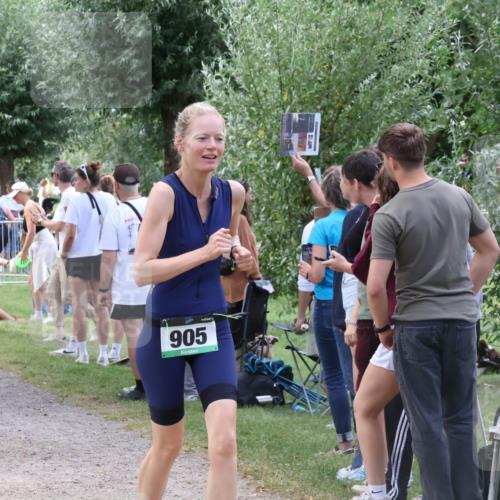 31.08.2025 - Elbe Triathlon Hamburg Luisa Fischer http://msf.ph/oto/8671993 31.08.2025 12:00:40 Laufen 905 meine-sportfotos.de