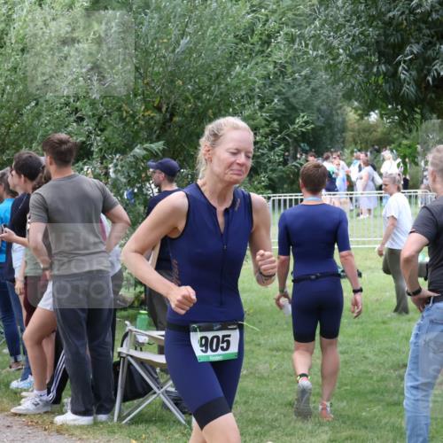 31.08.2025 - Elbe Triathlon Hamburg Luisa Fischer http://msf.ph/oto/8672002 31.08.2025 12:00:41 Laufen 905 meine-sportfotos.de