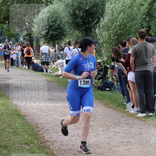 31.08.2025 - Elbe Triathlon Hamburg Luisa Fischer http://msf.ph/oto/8672031 31.08.2025 12:00:53 Laufen 1516, 1409, 795, 1395 meine-sportfotos.de