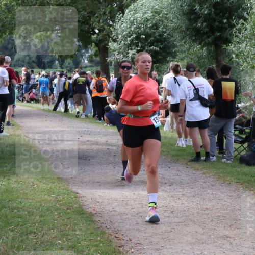 31.08.2025 - Elbe Triathlon Hamburg Luisa Fischer http://msf.ph/oto/8672052 31.08.2025 12:00:57 Laufen 15 meine-sportfotos.de
