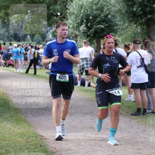 31.08.2025 - Elbe Triathlon Hamburg Luisa Fischer http://msf.ph/oto/8672081 31.08.2025 12:01:18 Laufen 400, 14 meine-sportfotos.de