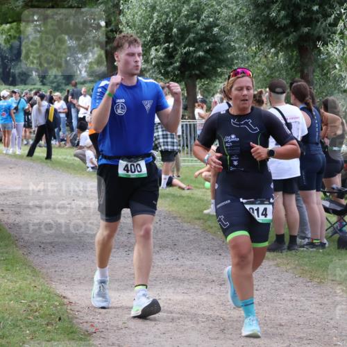 31.08.2025 - Elbe Triathlon Hamburg Luisa Fischer http://msf.ph/oto/8672083 31.08.2025 12:01:18 Laufen 400, 14 meine-sportfotos.de