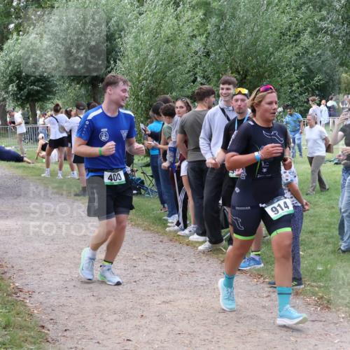 31.08.2025 - Elbe Triathlon Hamburg Luisa Fischer http://msf.ph/oto/8672098 31.08.2025 12:01:20 Laufen 400, 914 meine-sportfotos.de