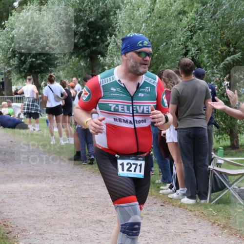 31.08.2025 - Elbe Triathlon Hamburg Luisa Fischer http://msf.ph/oto/8672138 31.08.2025 12:01:45 Laufen 1000, 1271 meine-sportfotos.de