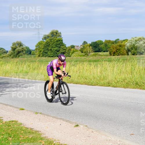 31.08.2025 - Elbe Triathlon Hamburg Michael Burmester http://msf.ph/oto/8672141 31.08.2025 10:04:28 Radfahren 597, 790, 880, 902, 918 meine-sportfotos.de