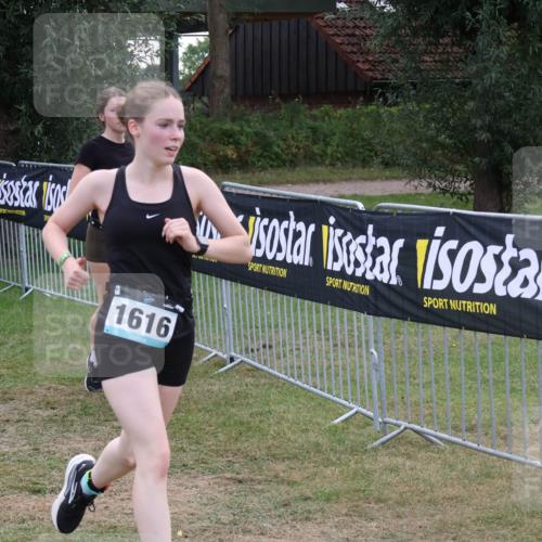 31.08.2025 - Elbe Triathlon Hamburg Luisa Fischer http://msf.ph/oto/8672145 31.08.2025 12:52:37 Laufen 1616 meine-sportfotos.de