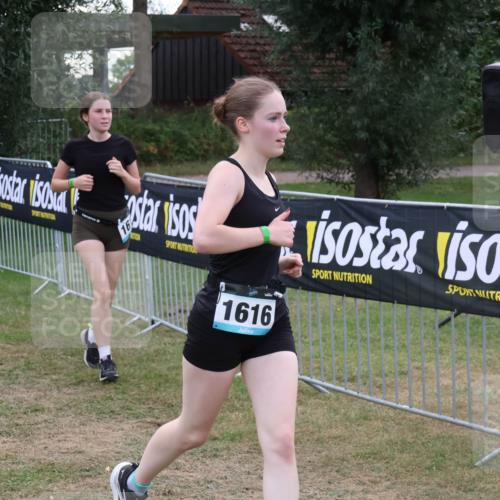 31.08.2025 - Elbe Triathlon Hamburg Luisa Fischer http://msf.ph/oto/8672148 31.08.2025 12:52:37 Laufen 1616 meine-sportfotos.de