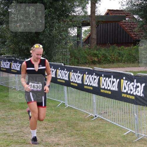 31.08.2025 - Elbe Triathlon Hamburg Luisa Fischer http://msf.ph/oto/8672156 31.08.2025 12:52:39 Laufen 1630 meine-sportfotos.de