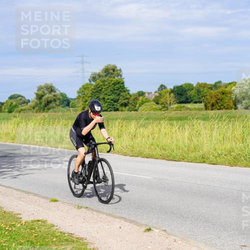 31.08.2025 - Elbe Triathlon Hamburg Michael Burmester http://msf.ph/oto/8672162 31.08.2025 10:04:30 Radfahren 597, 726, 880, 902, 918, 920 meine-sportfotos.de