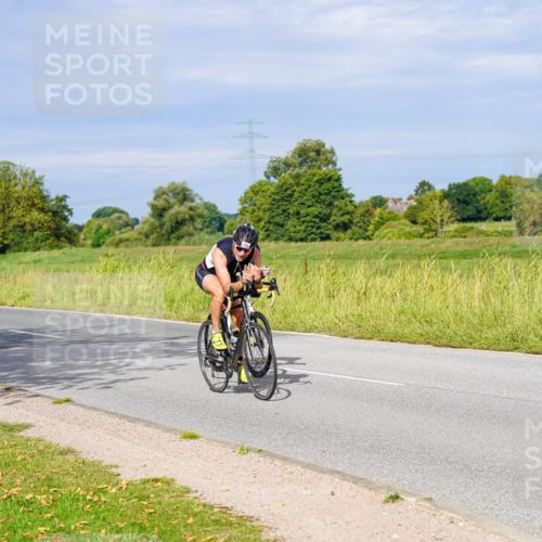 31.08.2025 - Elbe Triathlon Hamburg Michael Burmester http://msf.ph/oto/8672203 31.08.2025 10:04:34 Radfahren 400, 597, 726, 880, 902, 920, 931 meine-sportfotos.de