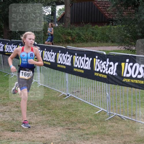 31.08.2025 - Elbe Triathlon Hamburg Luisa Fischer http://msf.ph/oto/8672208 31.08.2025 12:54:41 Laufen 1690 meine-sportfotos.de