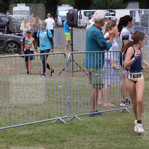 31.08.2025 - Elbe Triathlon Hamburg Luisa Fischer http://msf.ph/oto/8672272 31.08.2025 12:56:41 Laufen 1699 meine-sportfotos.de