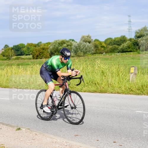 31.08.2025 - Elbe Triathlon Hamburg Michael Burmester http://msf.ph/oto/8672328 31.08.2025 10:05:00 Radfahren 413, 690, 792 meine-sportfotos.de