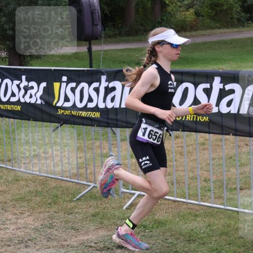 31.08.2025 - Elbe Triathlon Hamburg Luisa Fischer http://msf.ph/oto/8672335 31.08.2025 12:57:35 Laufen 1656 meine-sportfotos.de
