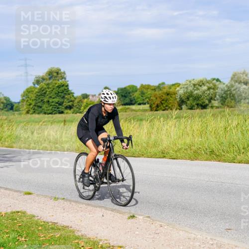 31.08.2025 - Elbe Triathlon Hamburg Michael Burmester http://msf.ph/oto/8672381 31.08.2025 10:05:11 Radfahren 399, 410, 654, 822, 844, 892 meine-sportfotos.de