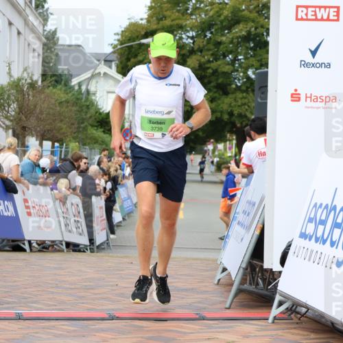 31.08.2025 - 21. Blankeneser Heldenlauf Strokosch-Dieckow http://msf.ph/oto/8672403 31.08.2025 10:52:28 Ziel 3739, 3400 meine-sportfotos.de