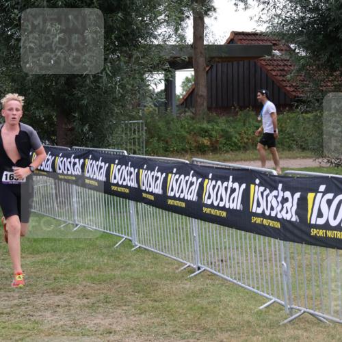31.08.2025 - Elbe Triathlon Hamburg Luisa Fischer http://msf.ph/oto/8672504 31.08.2025 13:01:40 Laufen 16 meine-sportfotos.de