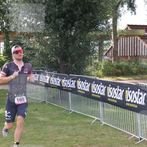 31.08.2025 - Elbe Triathlon Hamburg Luisa Fischer http://msf.ph/oto/8672639 31.08.2025 09:58:52 Laufen 166 meine-sportfotos.de