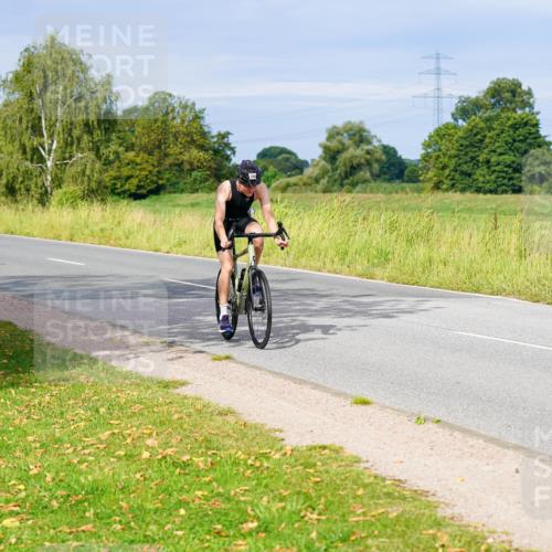 31.08.2025 - Elbe Triathlon Hamburg Michael Burmester http://msf.ph/oto/8672673 31.08.2025 10:08:13 Radfahren 390, 478, 703 meine-sportfotos.de