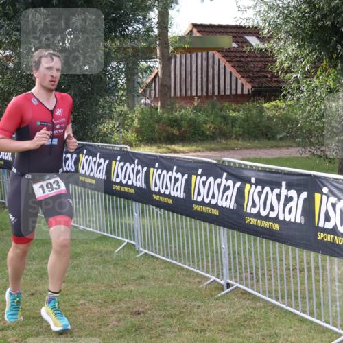 31.08.2025 - Elbe Triathlon Hamburg Luisa Fischer http://msf.ph/oto/8672694 31.08.2025 10:01:18 Laufen 193 meine-sportfotos.de