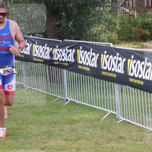 31.08.2025 - Elbe Triathlon Hamburg Luisa Fischer http://msf.ph/oto/8672732 31.08.2025 10:02:27 Laufen 355 meine-sportfotos.de