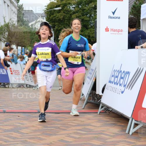 31.08.2025 - 21. Blankeneser Heldenlauf Strokosch-Dieckow http://msf.ph/oto/8672746 31.08.2025 10:31:17 Ziel 2437, 2324, 2551, 2121, 2307, 2649, 2647, 2399, 2103 meine-sportfotos.de