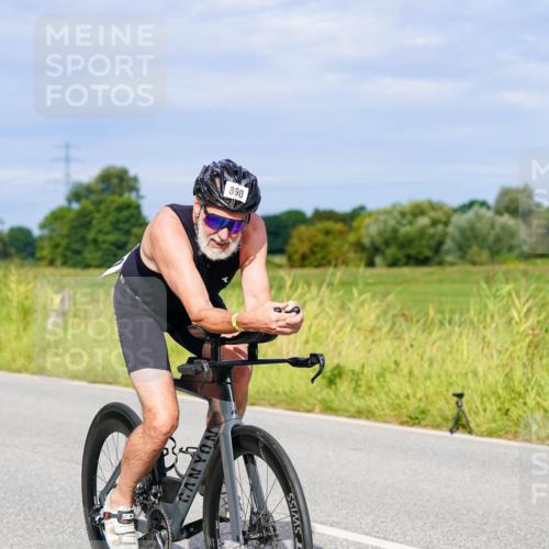 31.08.2025 - Elbe Triathlon Hamburg Michael Burmester http://msf.ph/oto/8672758 31.08.2025 10:08:35 Radfahren 806, 890 meine-sportfotos.de