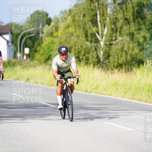 31.08.2025 - Elbe Triathlon Hamburg Michael Burmester http://msf.ph/oto/8672814 31.08.2025 10:08:48 Radfahren 446, 481, 502, 525, 574, 639, 698, 725, 801 meine-sportfotos.de