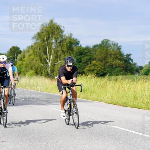 31.08.2025 - Elbe Triathlon Hamburg Michael Burmester http://msf.ph/oto/8672845 31.08.2025 10:08:52 Radfahren 405, 446, 481, 525, 574, 639, 677, 725, 801 meine-sportfotos.de