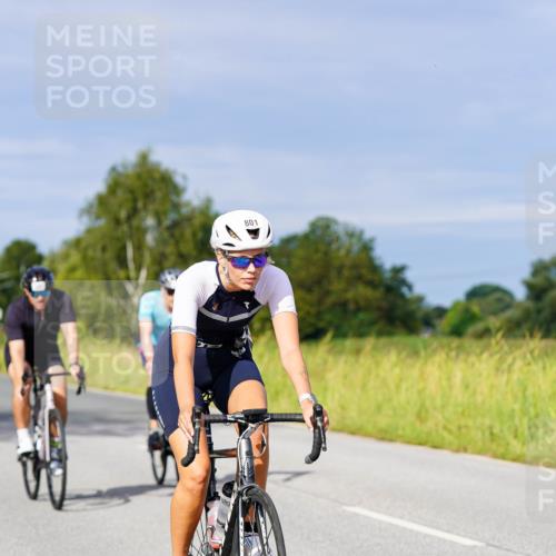 31.08.2025 - Elbe Triathlon Hamburg Michael Burmester http://msf.ph/oto/8672855 31.08.2025 10:08:53 Radfahren 405, 446, 481, 525, 574, 639, 677, 725, 801 meine-sportfotos.de