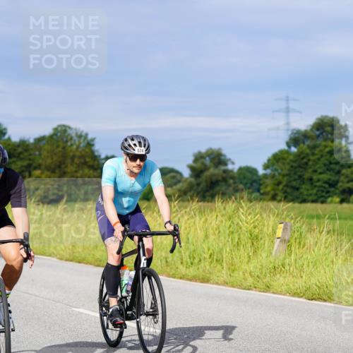 31.08.2025 - Elbe Triathlon Hamburg Michael Burmester http://msf.ph/oto/8672866 31.08.2025 10:08:54 Radfahren 405, 446, 574, 639, 677, 725, 801 meine-sportfotos.de