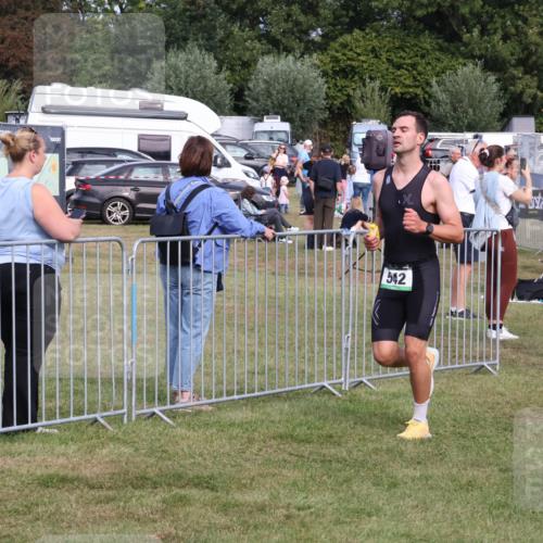 31.08.2025 - Elbe Triathlon Hamburg Luisa Fischer http://msf.ph/oto/8672867 31.08.2025 10:04:57 Laufen 542 meine-sportfotos.de