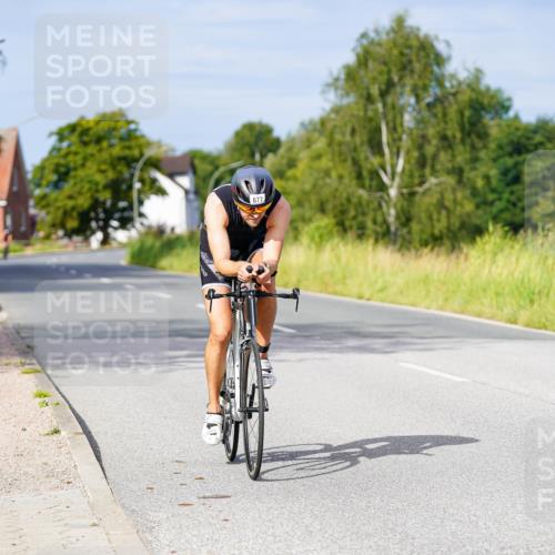 31.08.2025 - Elbe Triathlon Hamburg Michael Burmester http://msf.ph/oto/8672888 31.08.2025 10:08:59 Radfahren 405, 677 meine-sportfotos.de