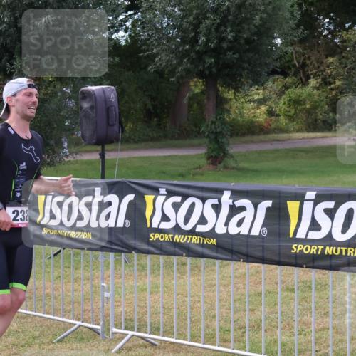31.08.2025 - Elbe Triathlon Hamburg Luisa Fischer http://msf.ph/oto/8672919 31.08.2025 10:05:46 Laufen 232 meine-sportfotos.de
