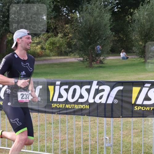 31.08.2025 - Elbe Triathlon Hamburg Luisa Fischer http://msf.ph/oto/8672921 31.08.2025 10:05:46 Laufen 232 meine-sportfotos.de