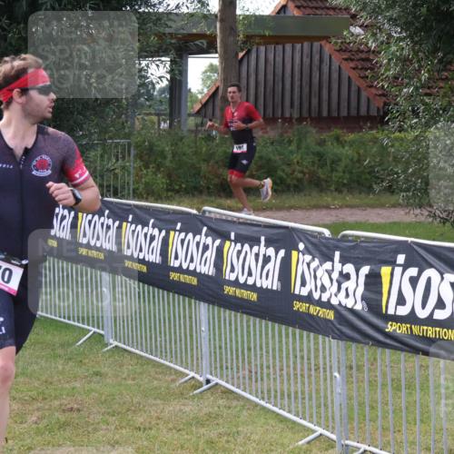 31.08.2025 - Elbe Triathlon Hamburg Luisa Fischer http://msf.ph/oto/8672947 31.08.2025 10:06:05 Laufen 170, 191 meine-sportfotos.de