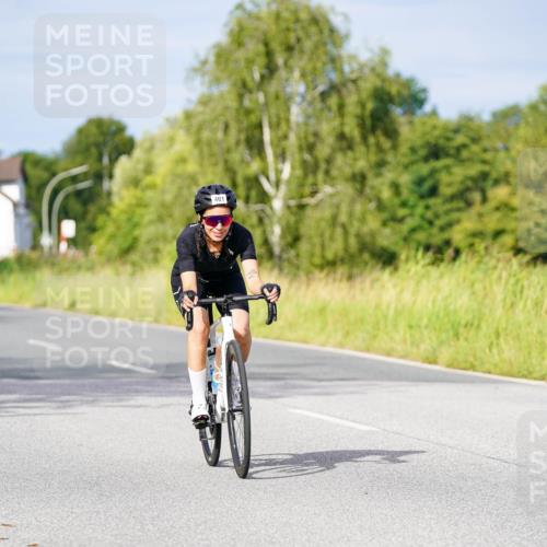31.08.2025 - Elbe Triathlon Hamburg Michael Burmester http://msf.ph/oto/8672965 31.08.2025 10:09:46 Radfahren 401, 768, 817 meine-sportfotos.de