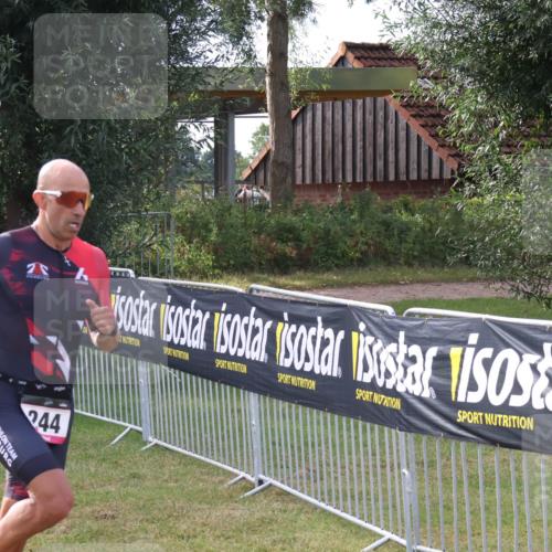 31.08.2025 - Elbe Triathlon Hamburg Luisa Fischer http://msf.ph/oto/8672978 31.08.2025 10:06:45 Laufen 244 meine-sportfotos.de