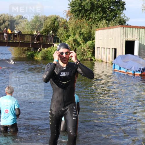 31.08.2025 - Elbe Triathlon Hamburg Luisa Fischer http://msf.ph/oto/8673047 31.08.2025 08:40:55 Schwimmen 342 meine-sportfotos.de