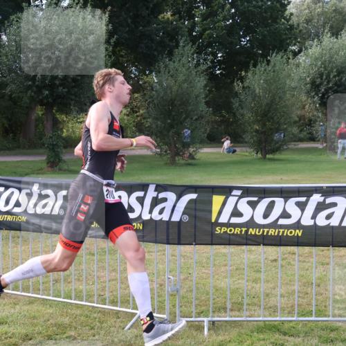 31.08.2025 - Elbe Triathlon Hamburg Luisa Fischer http://msf.ph/oto/8673069 31.08.2025 10:08:15 Laufen 210, 77 meine-sportfotos.de