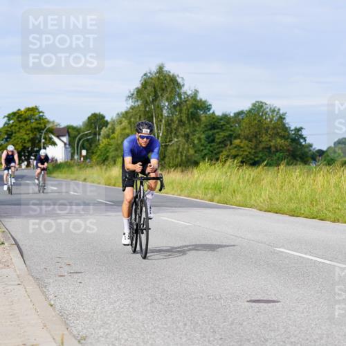 31.08.2025 - Elbe Triathlon Hamburg Michael Burmester http://msf.ph/oto/8673081 31.08.2025 10:10:21 Radfahren 590, 652, 680, 716, 809, 910 meine-sportfotos.de