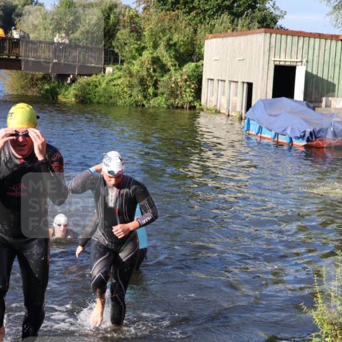 31.08.2025 - Elbe Triathlon Hamburg Luisa Fischer http://msf.ph/oto/8673090 31.08.2025 08:41:37 Schwimmen 254, 332, 340, 344 meine-sportfotos.de